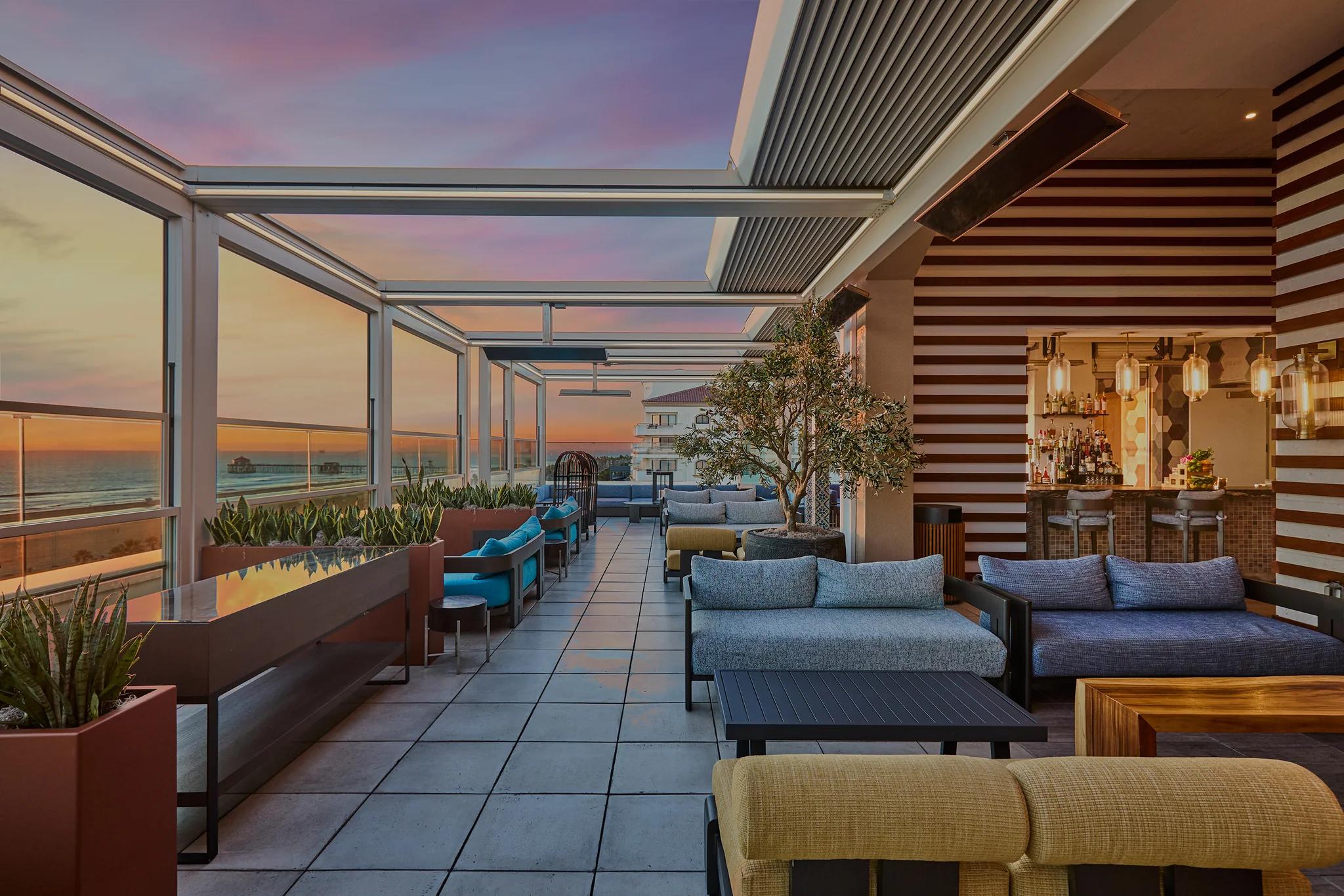 Offshore 9 Rooftop Lounge - Image 1